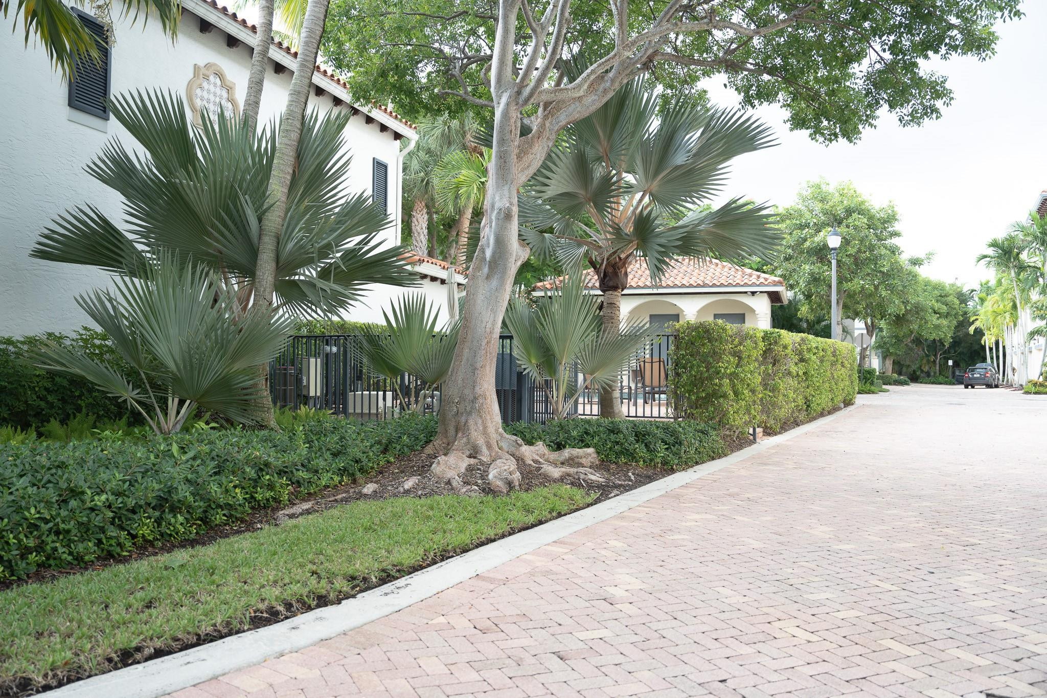 1659 N Federal Highway