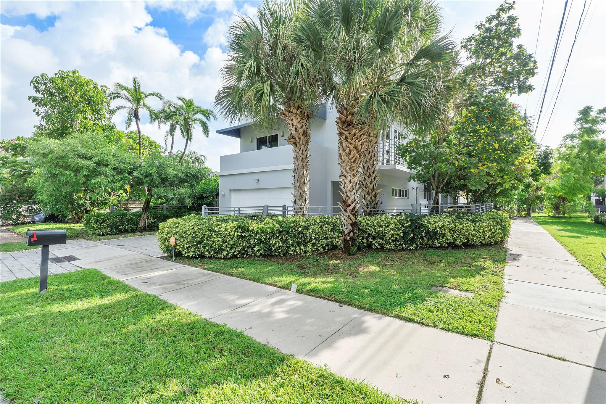 600 NE 10th Avenue