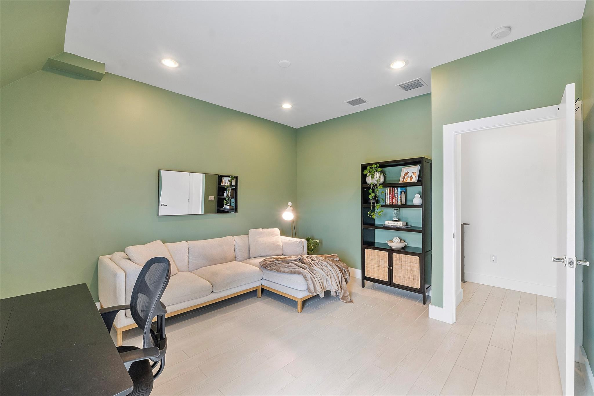 600 NE 10th Avenue
