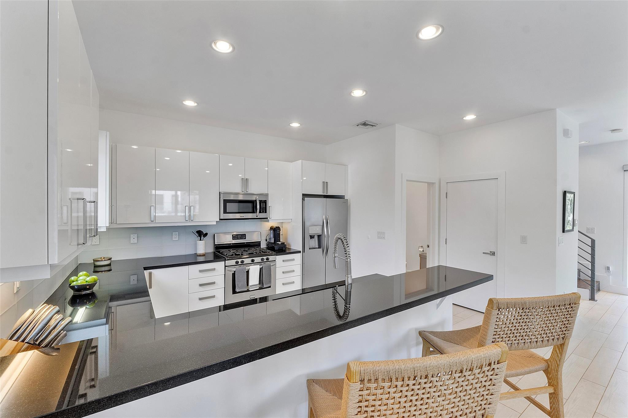 600 NE 10th Avenue