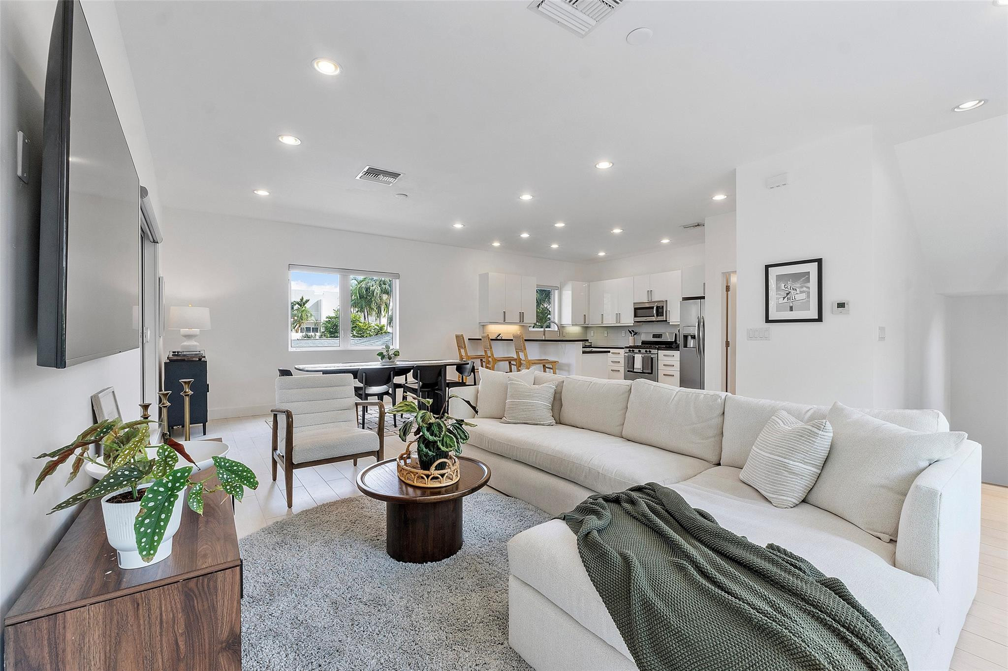 600 NE 10th Avenue