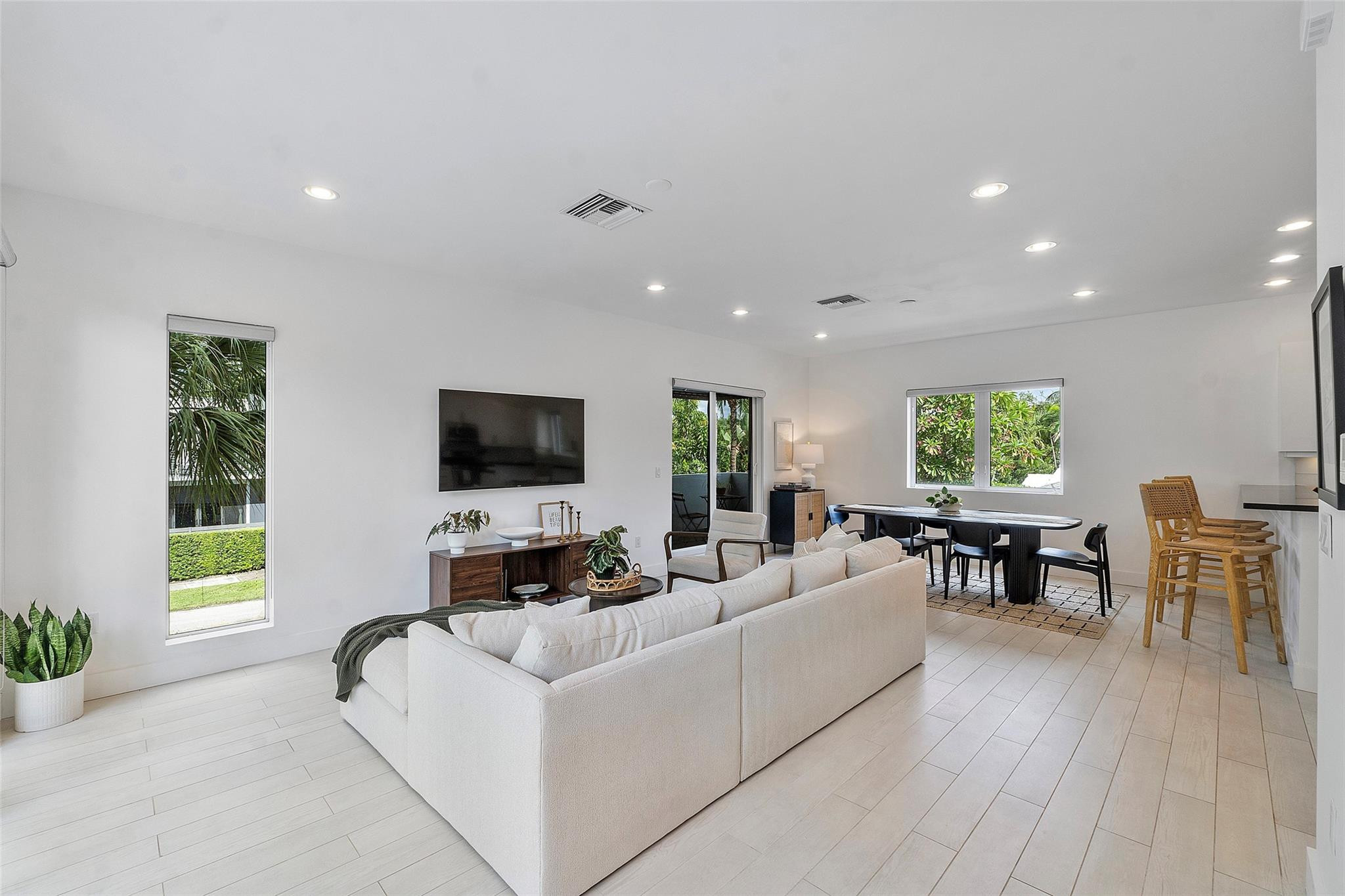 600 NE 10th Avenue