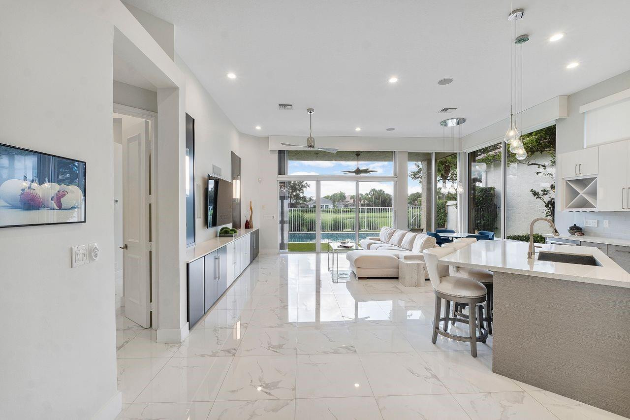 7963 Villa D Este Way