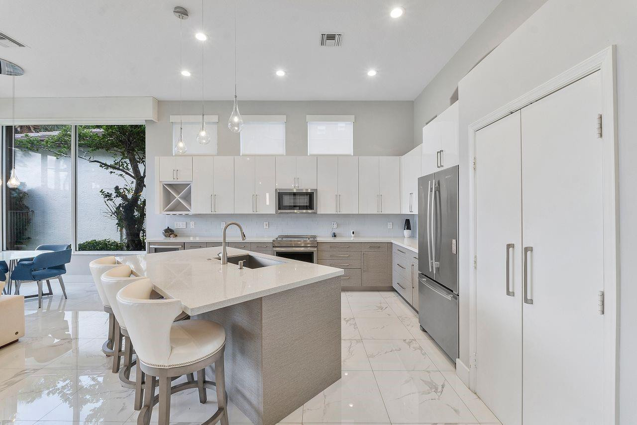 7963 Villa D Este Way