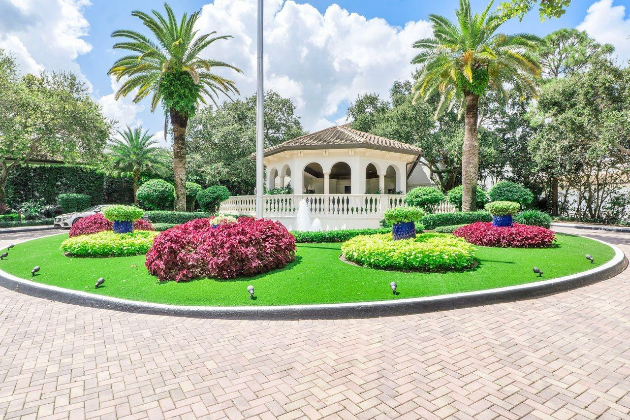 7963 Villa D Este Way