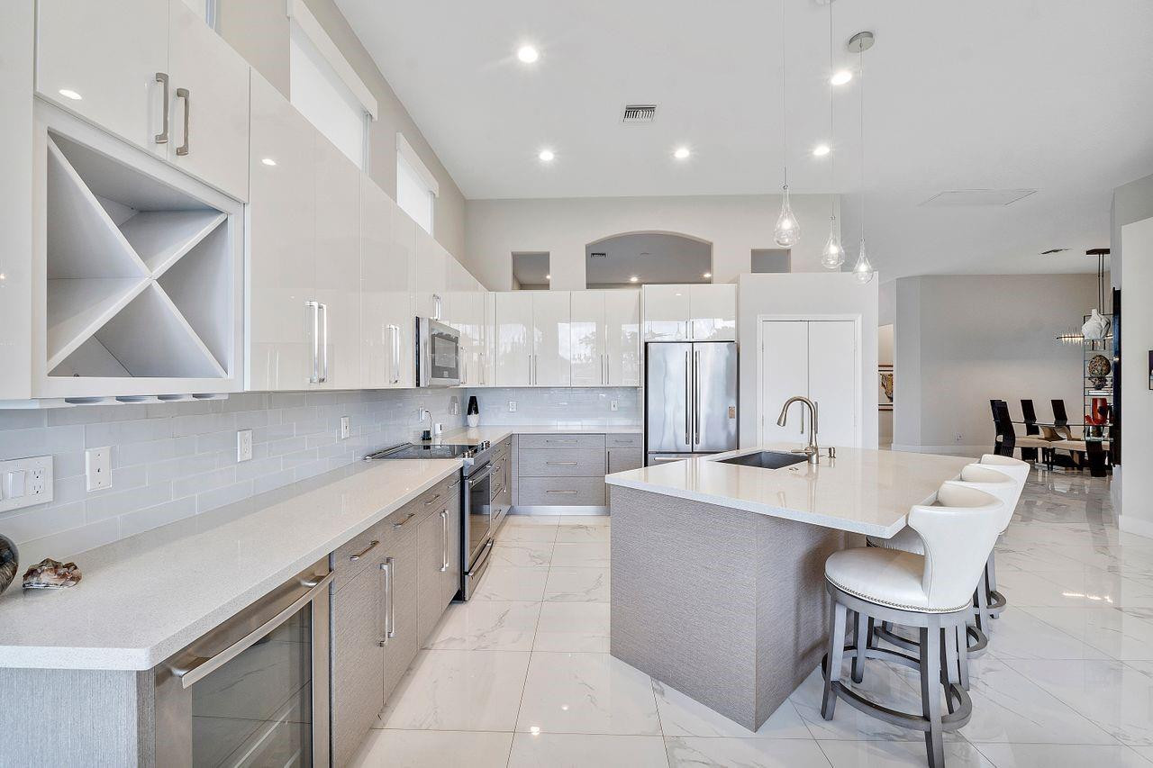 7963 Villa D Este Way