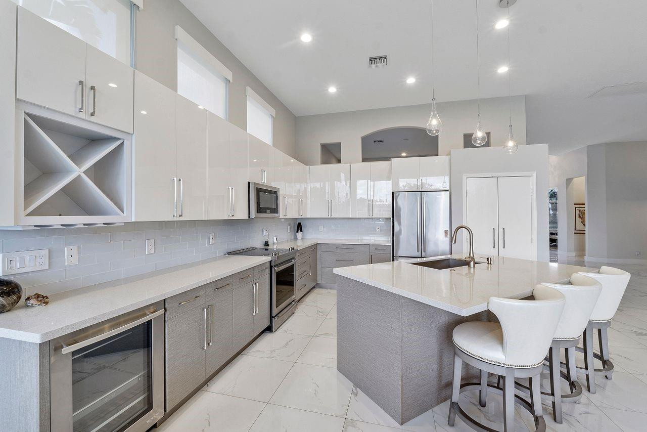 7963 Villa D Este Way