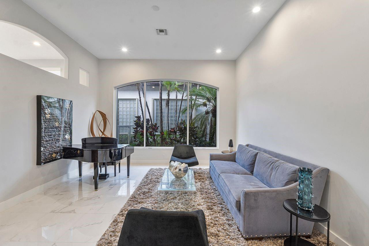 7963 Villa D Este Way