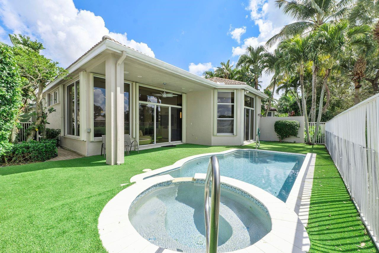 7963 Villa D Este Way