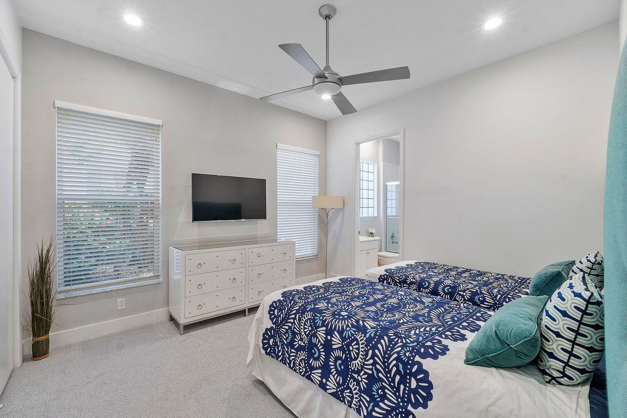 7963 Villa D Este Way