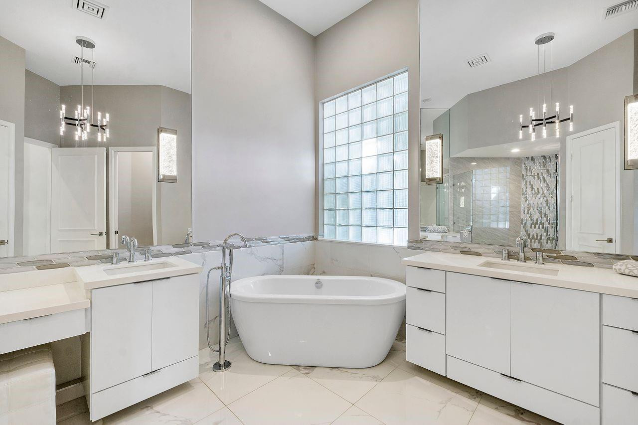 7963 Villa D Este Way