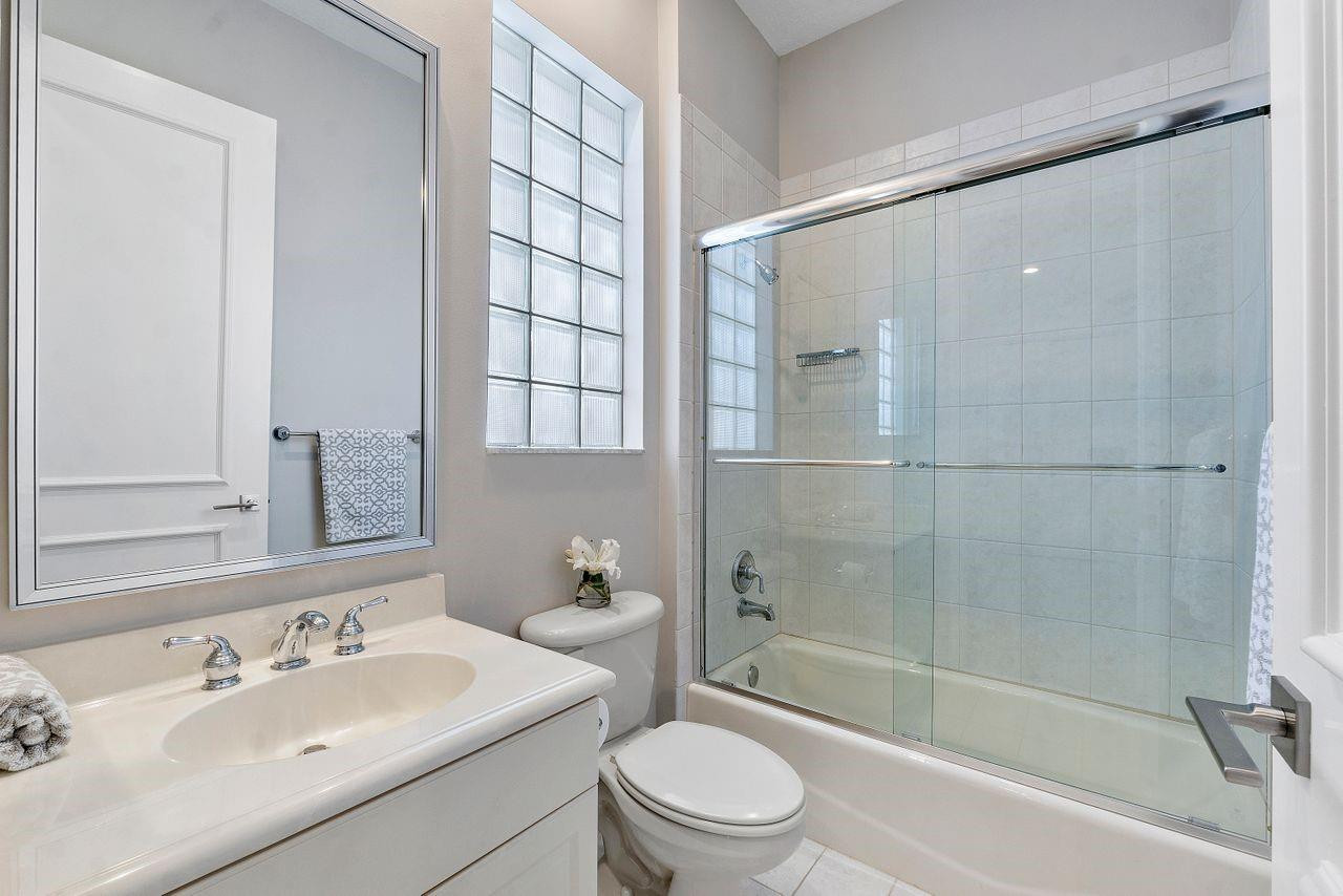 7963 Villa D Este Way