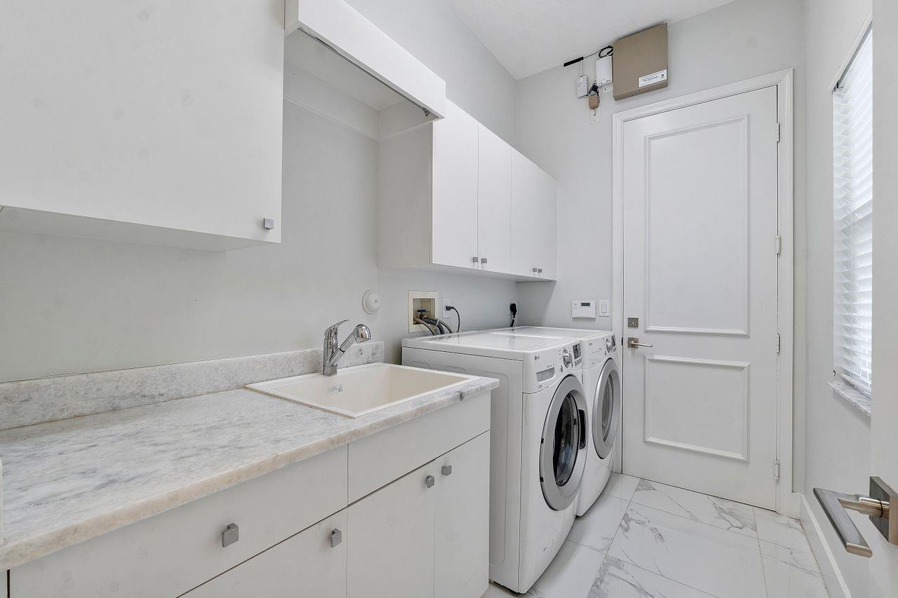 7963 Villa D Este Way