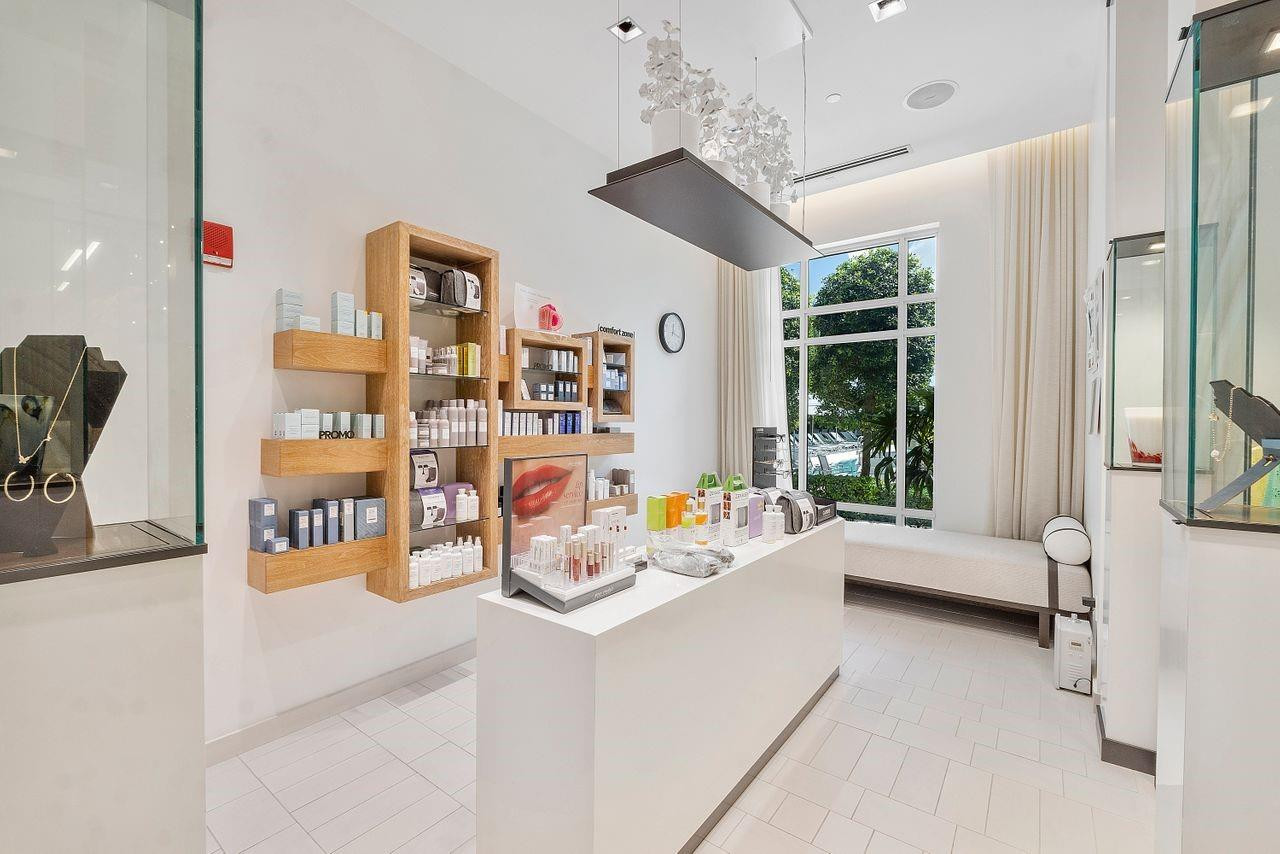 7963 Villa D Este Way