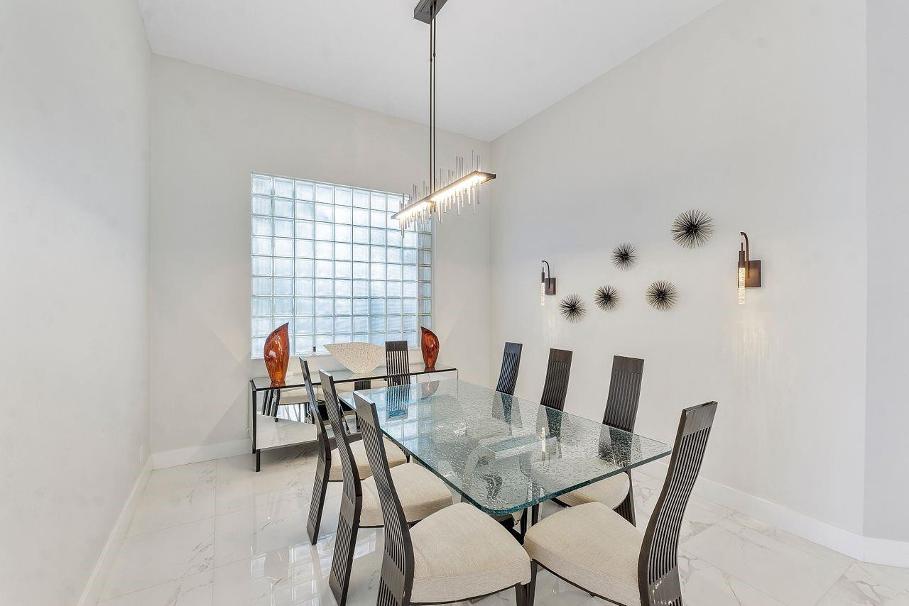 7963 Villa D Este Way