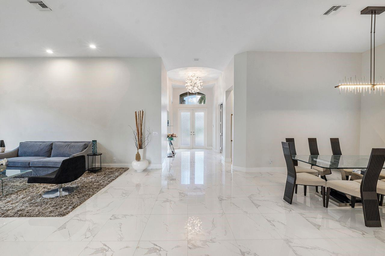7963 Villa D Este Way