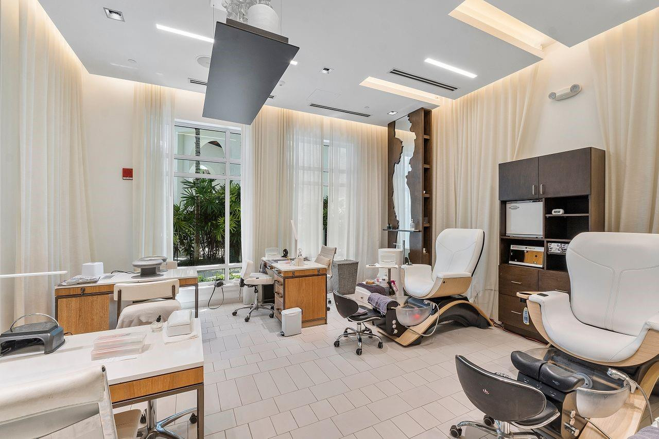7963 Villa D Este Way