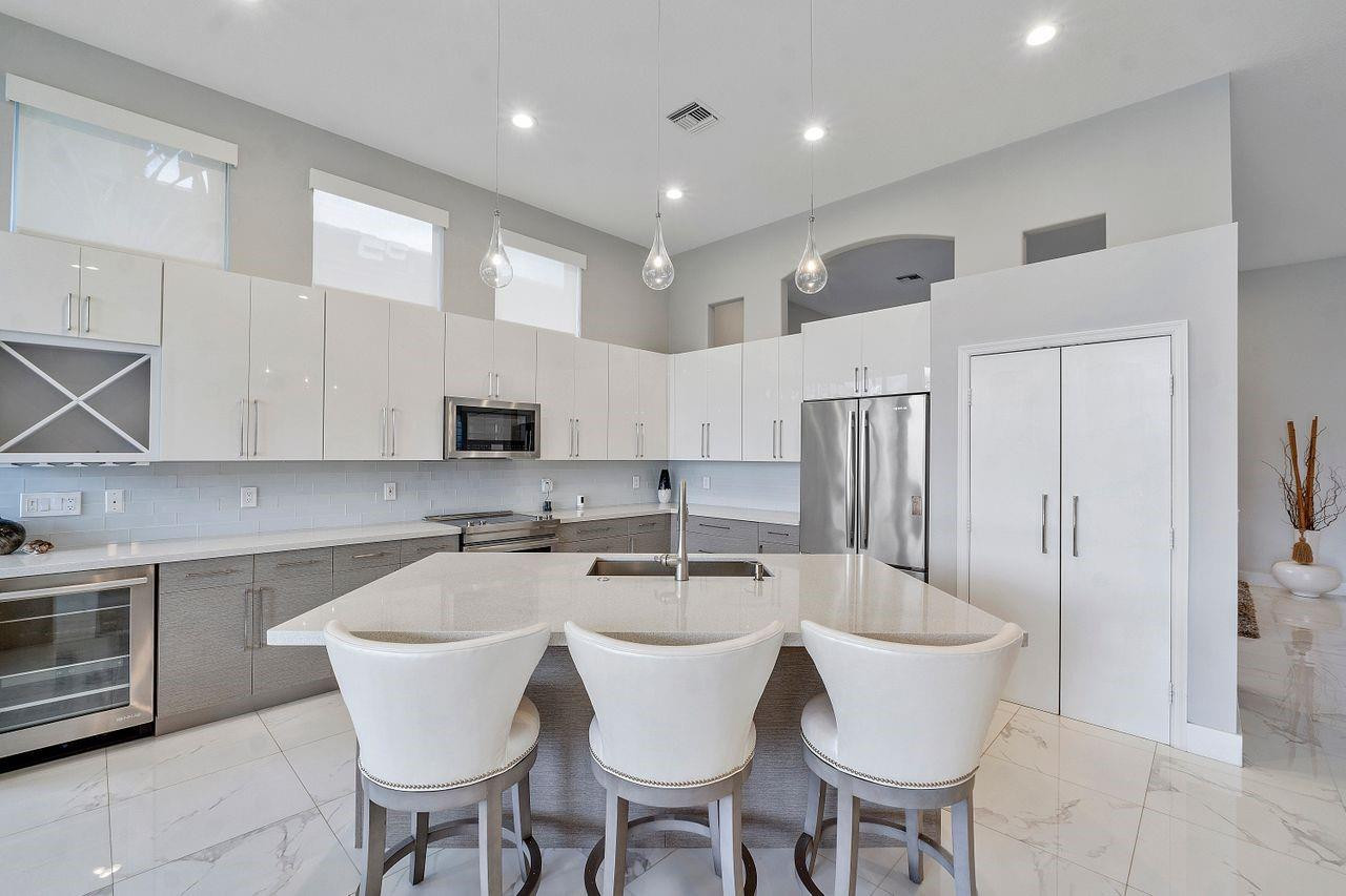 7963 Villa D Este Way