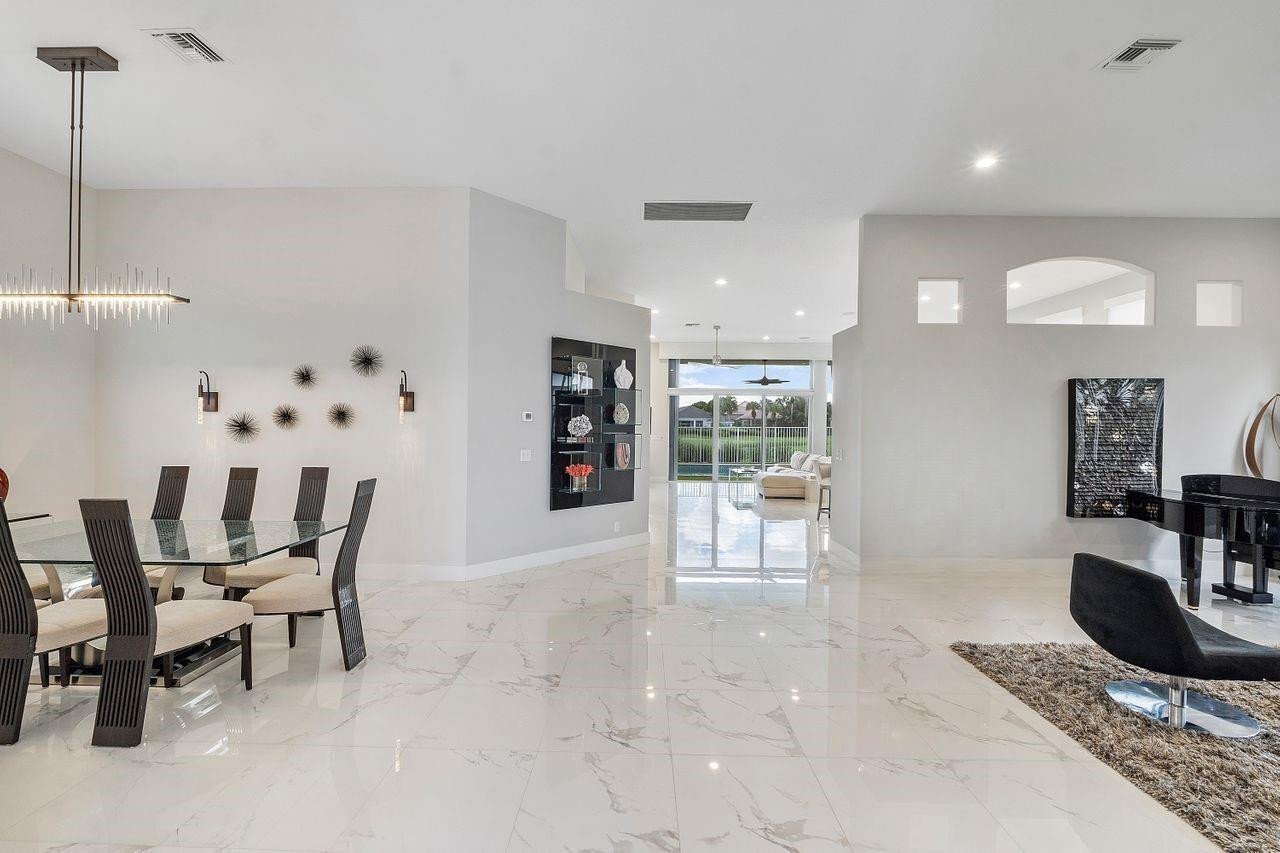7963 Villa D Este Way