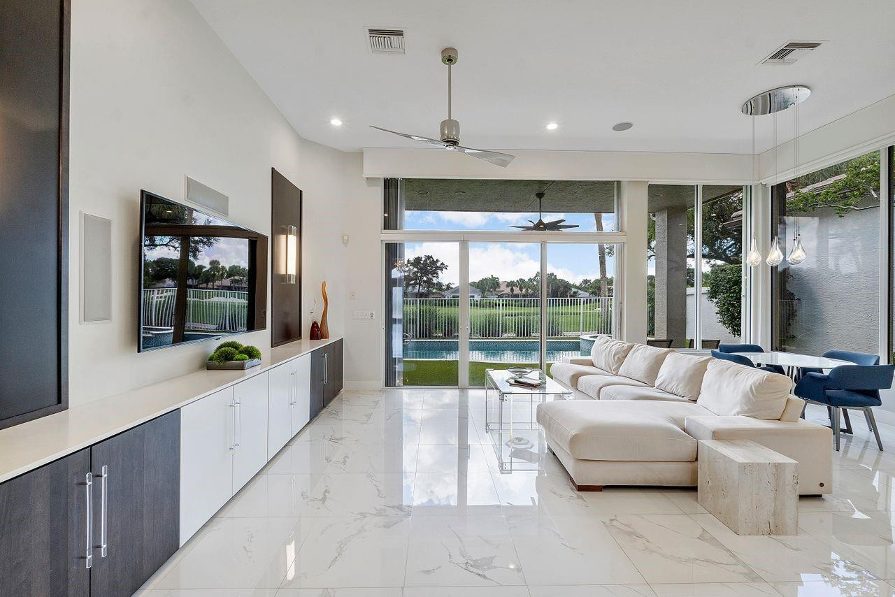 7963 Villa D Este Way