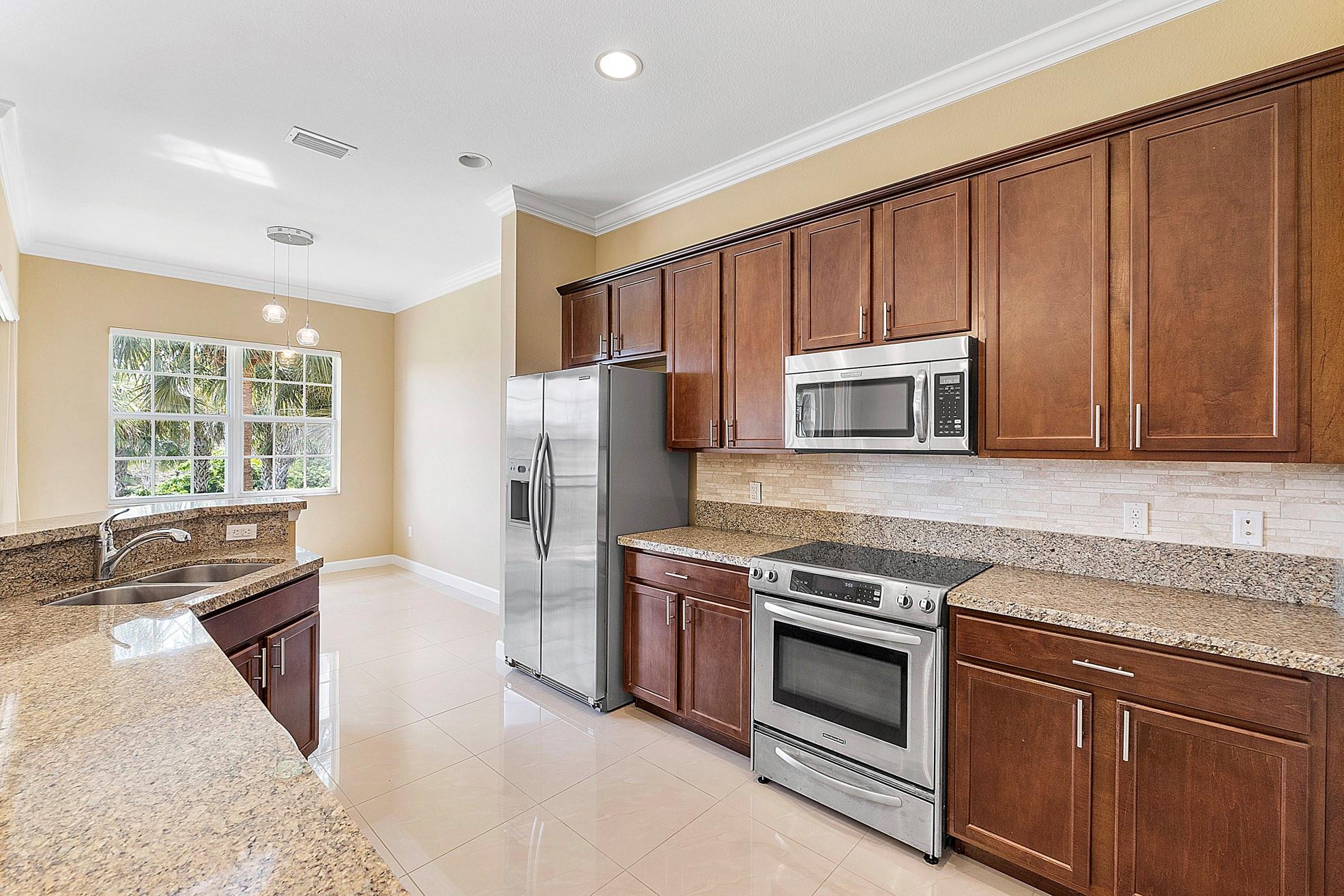 8186 NW 127th Lane 31-E