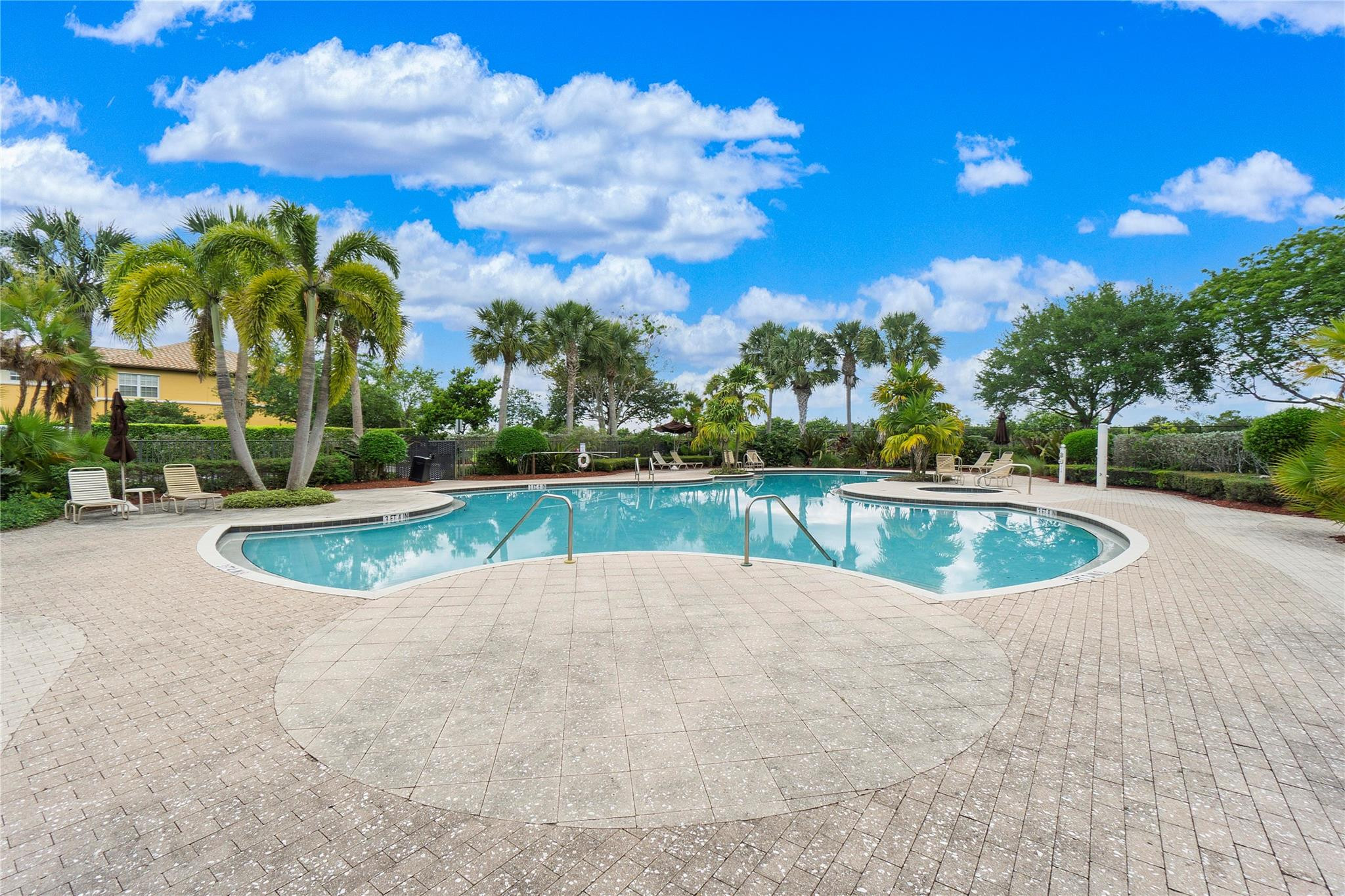 8186 NW 127th Lane 31-E
