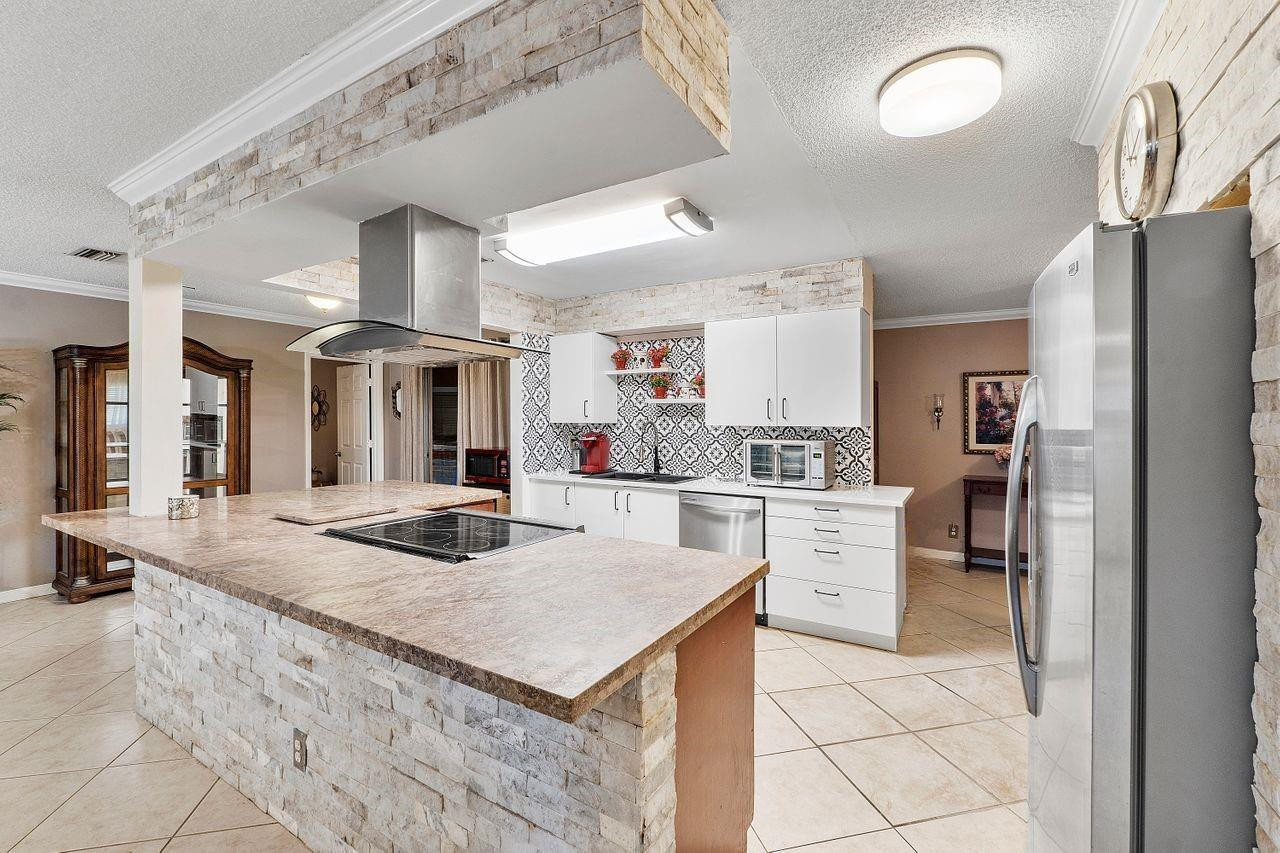 1510 NW 48th Place