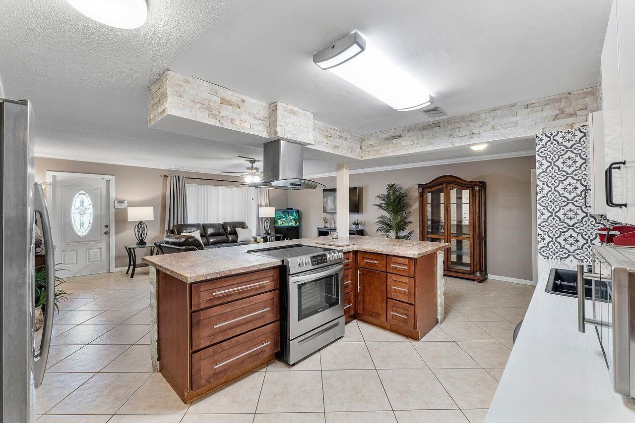 1510 NW 48th Place