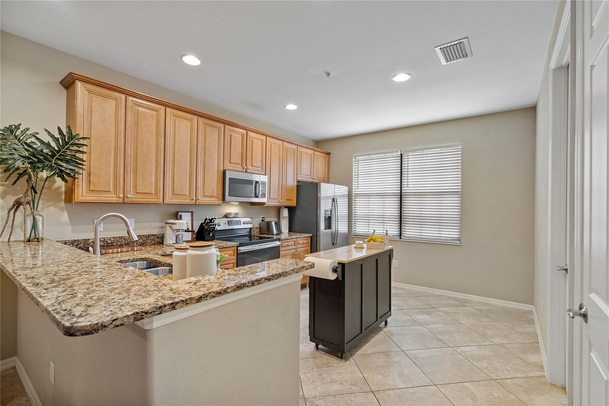 11711 Izarra Way 6111