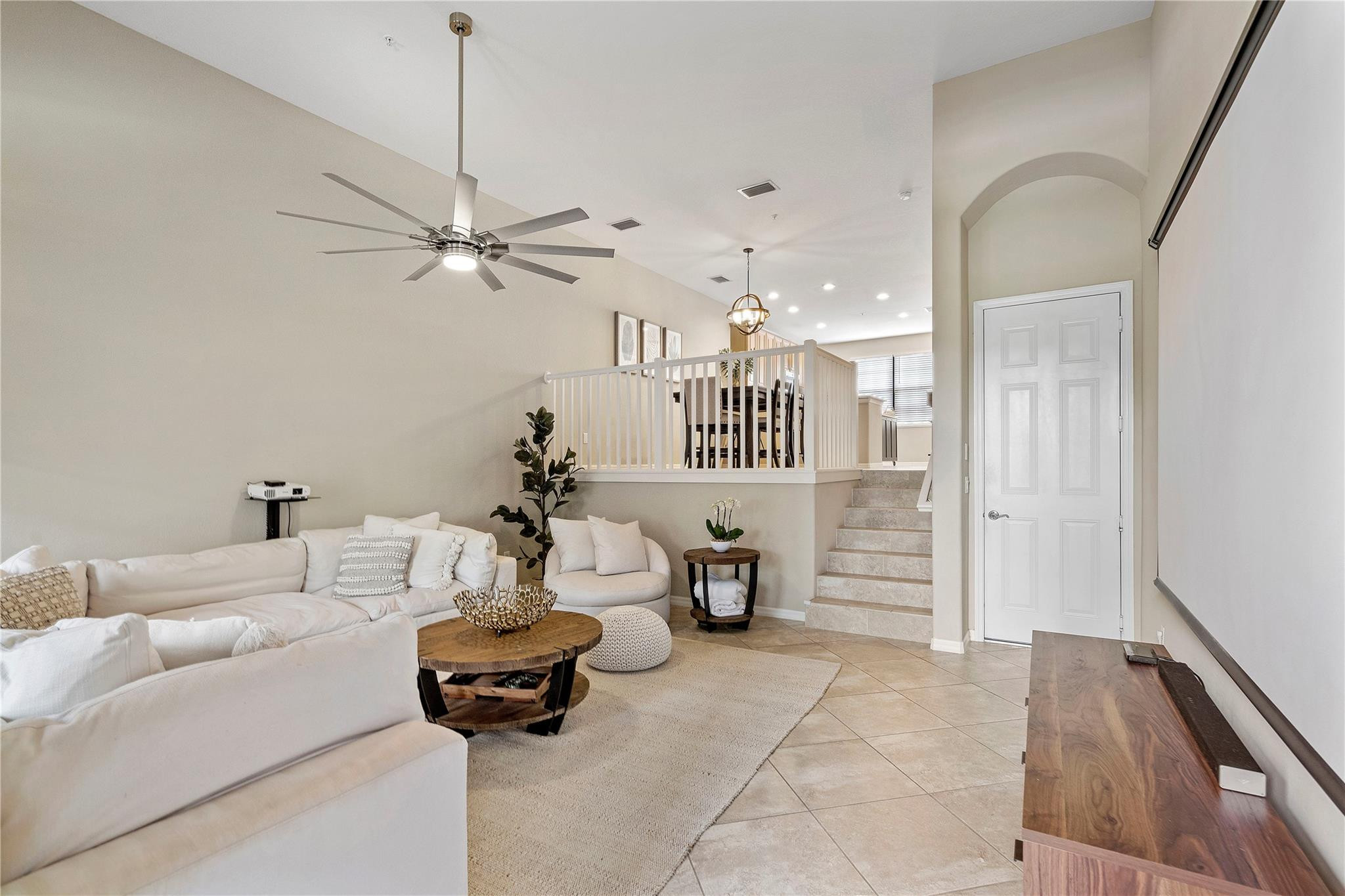 11711 Izarra Way 6111