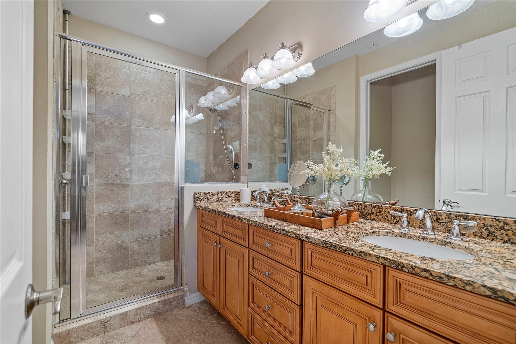 11711 Izarra Way 6111