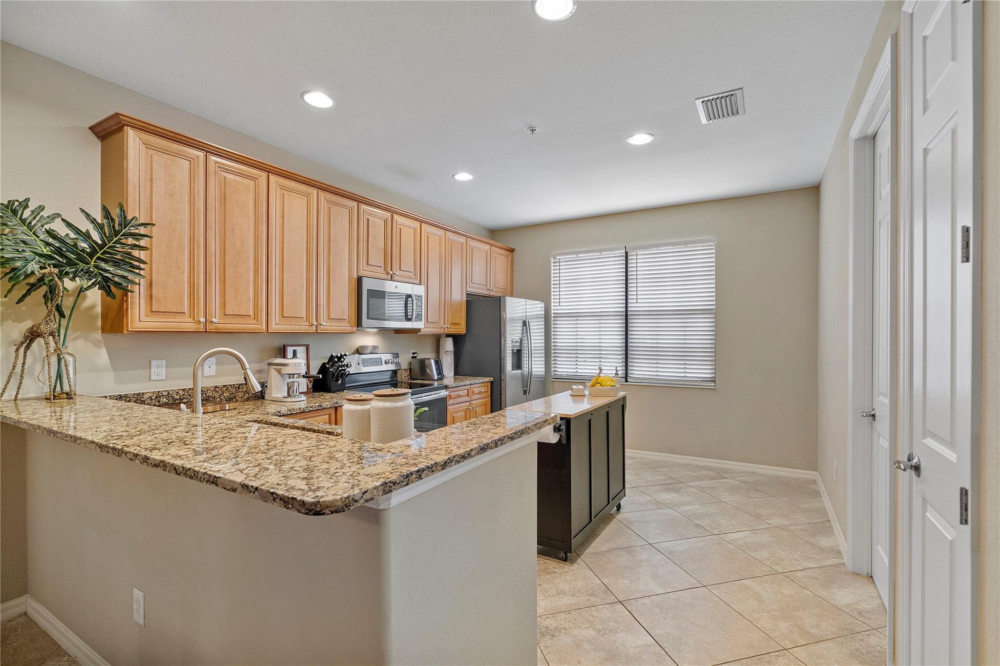 11711 Izarra Way 6111