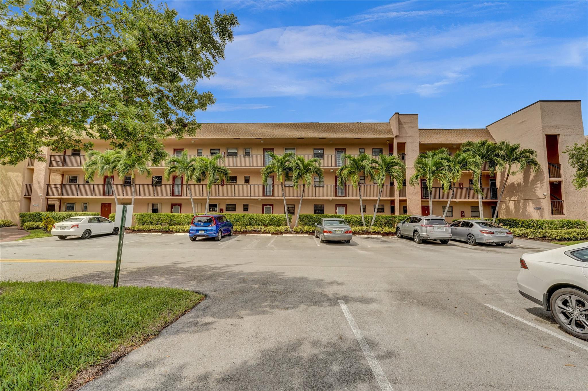 10303 Sunrise Lakes Boulevard Unit: 112