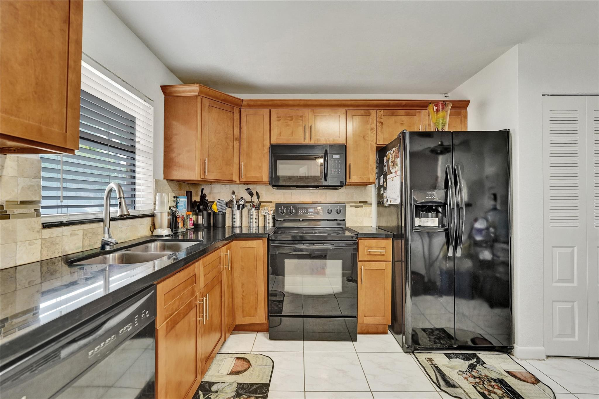 10303 Sunrise Lakes Boulevard Unit: 112