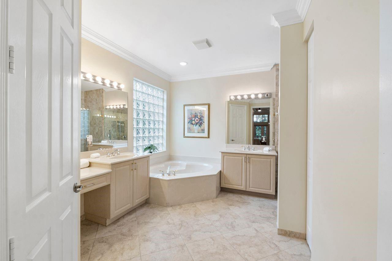 6828 Belmont Shore Drive