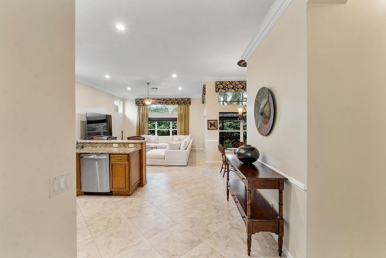 6828 Belmont Shore Drive
