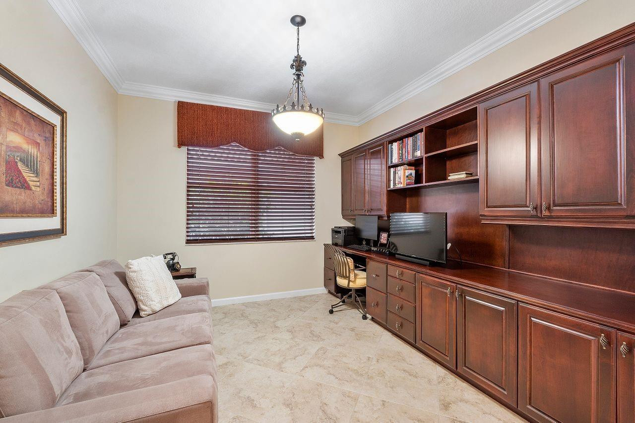 6828 Belmont Shore Drive