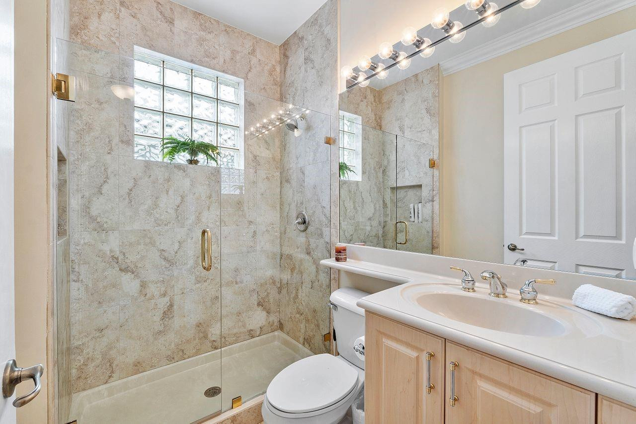 6828 Belmont Shore Drive