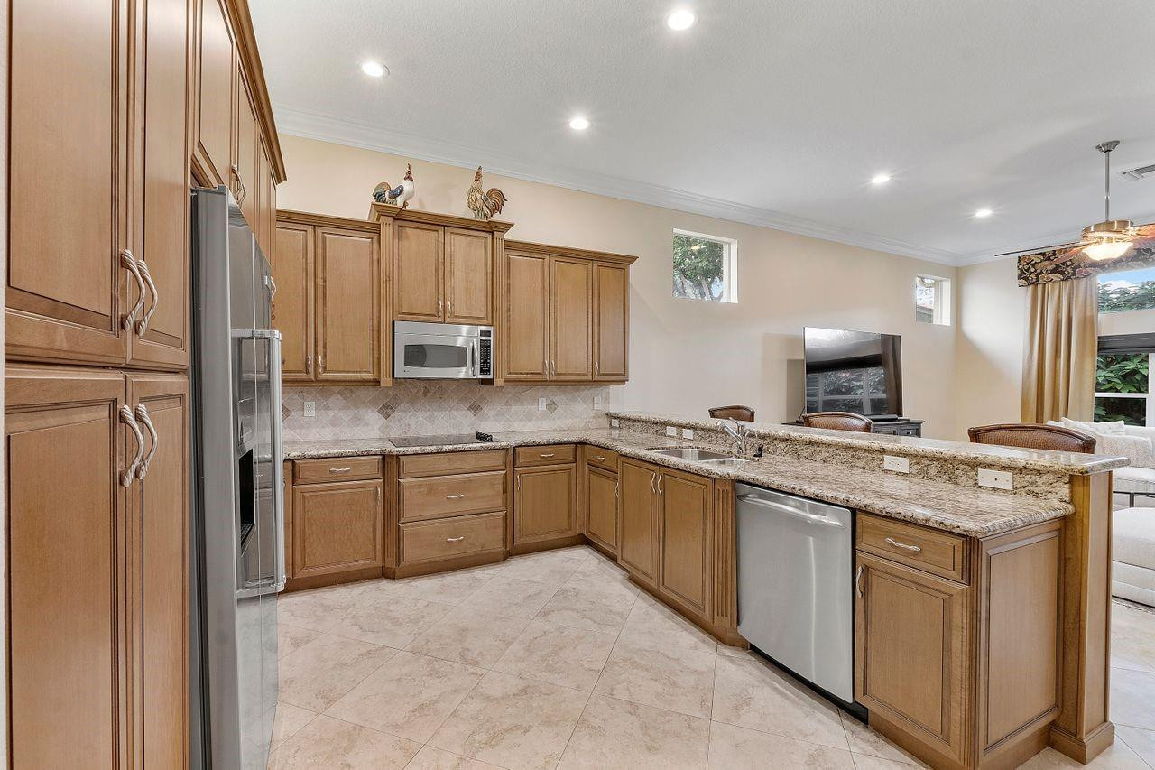 6828 Belmont Shore Drive