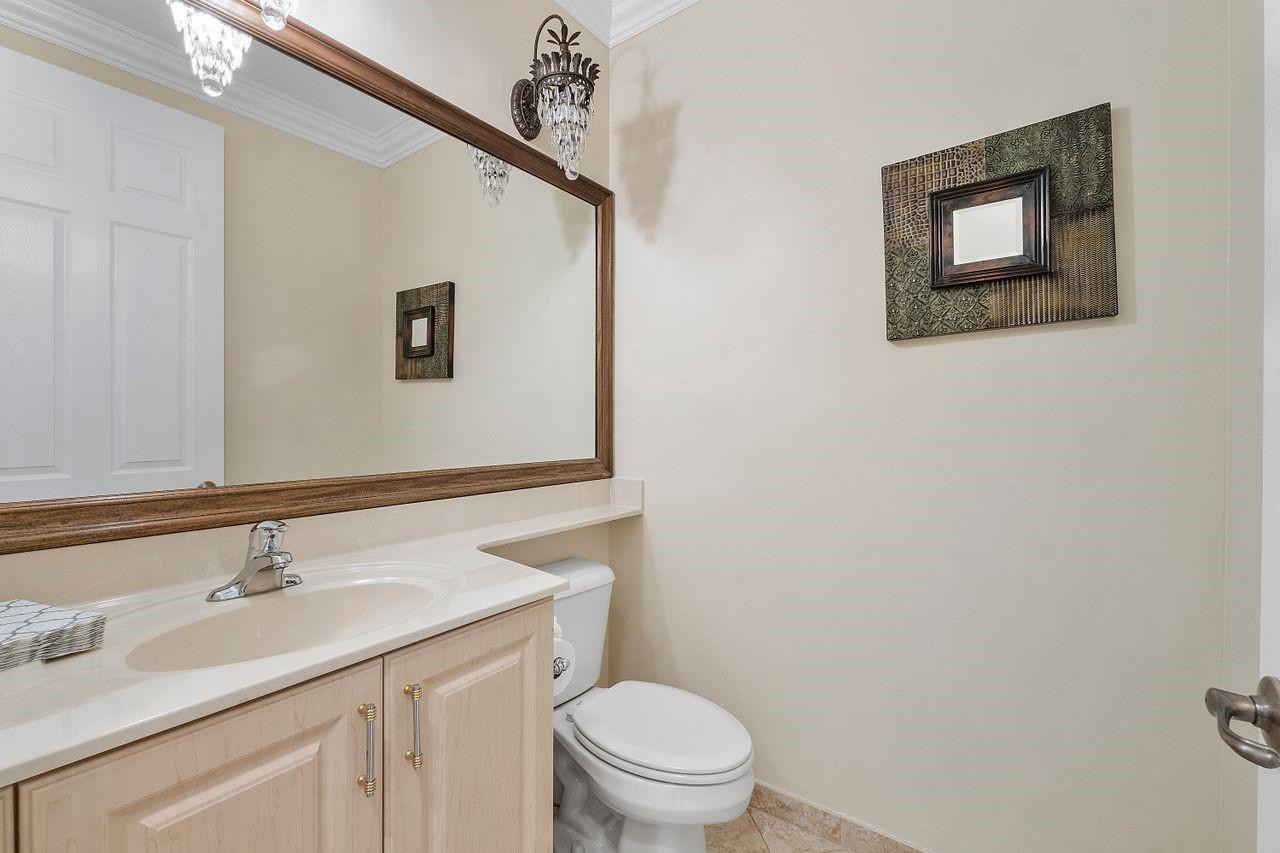 6828 Belmont Shore Drive