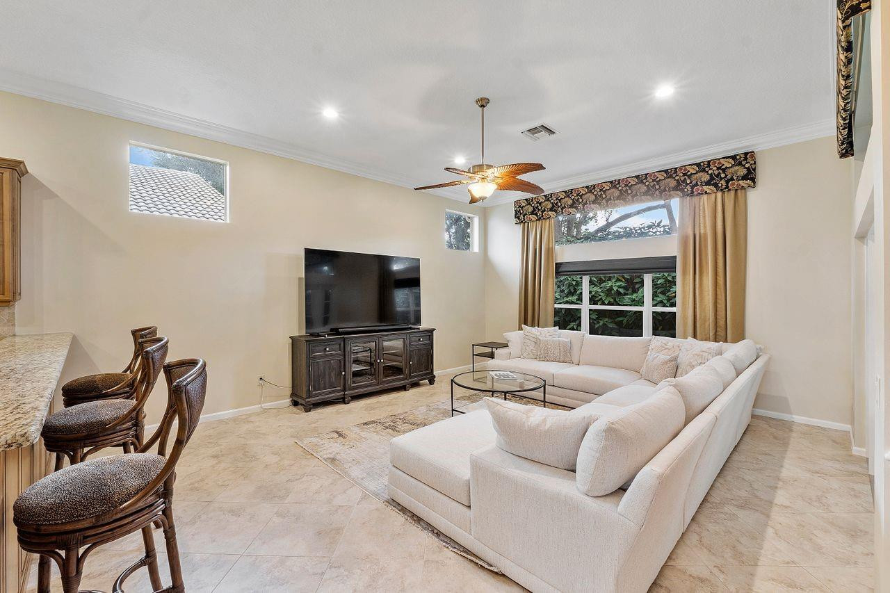 6828 Belmont Shore Drive