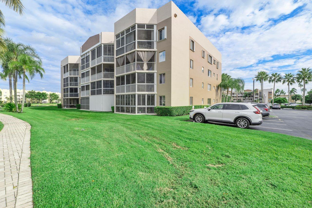 7558 Granville Drive 306