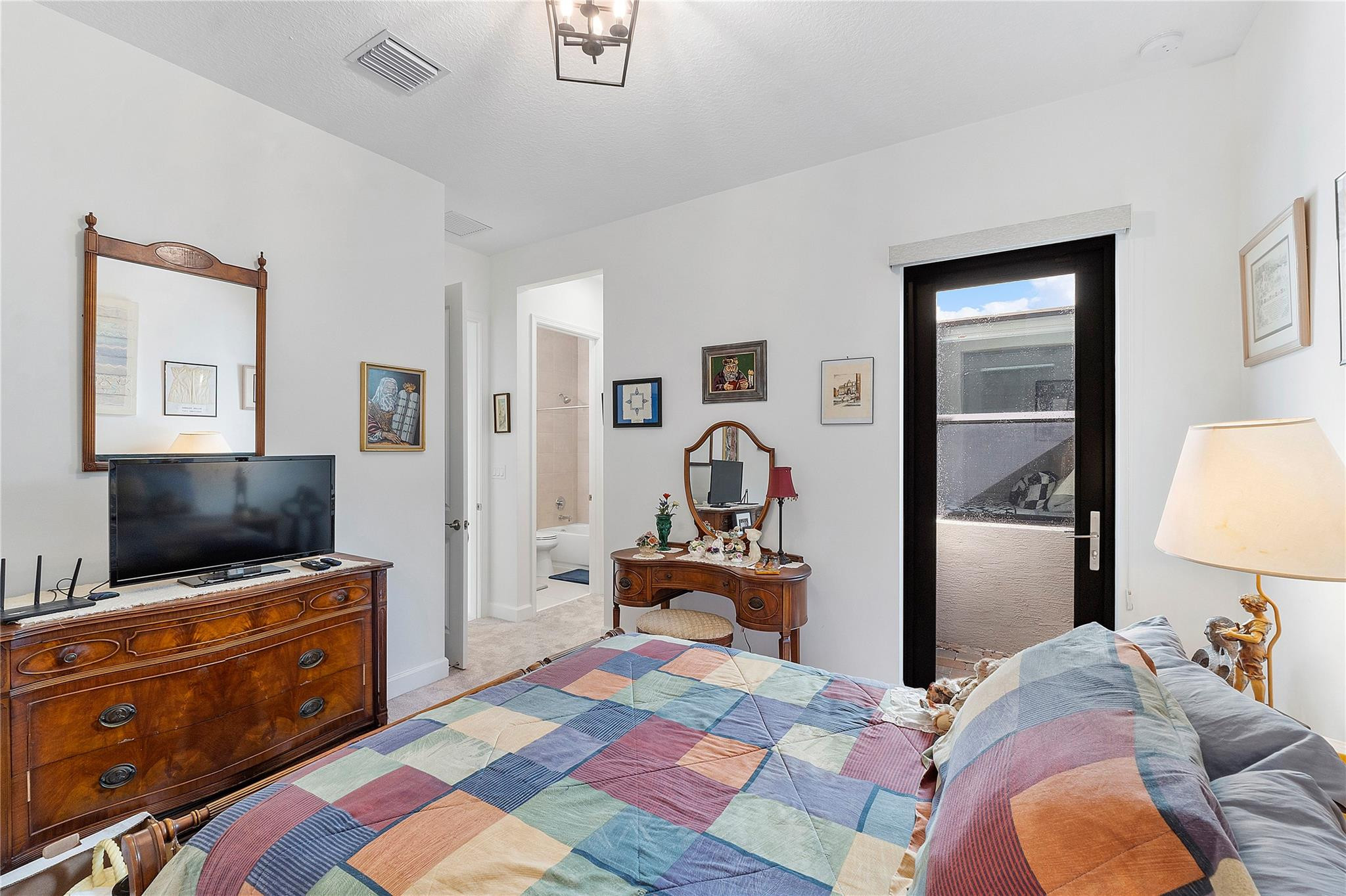 9422 Mountain Pine Grove