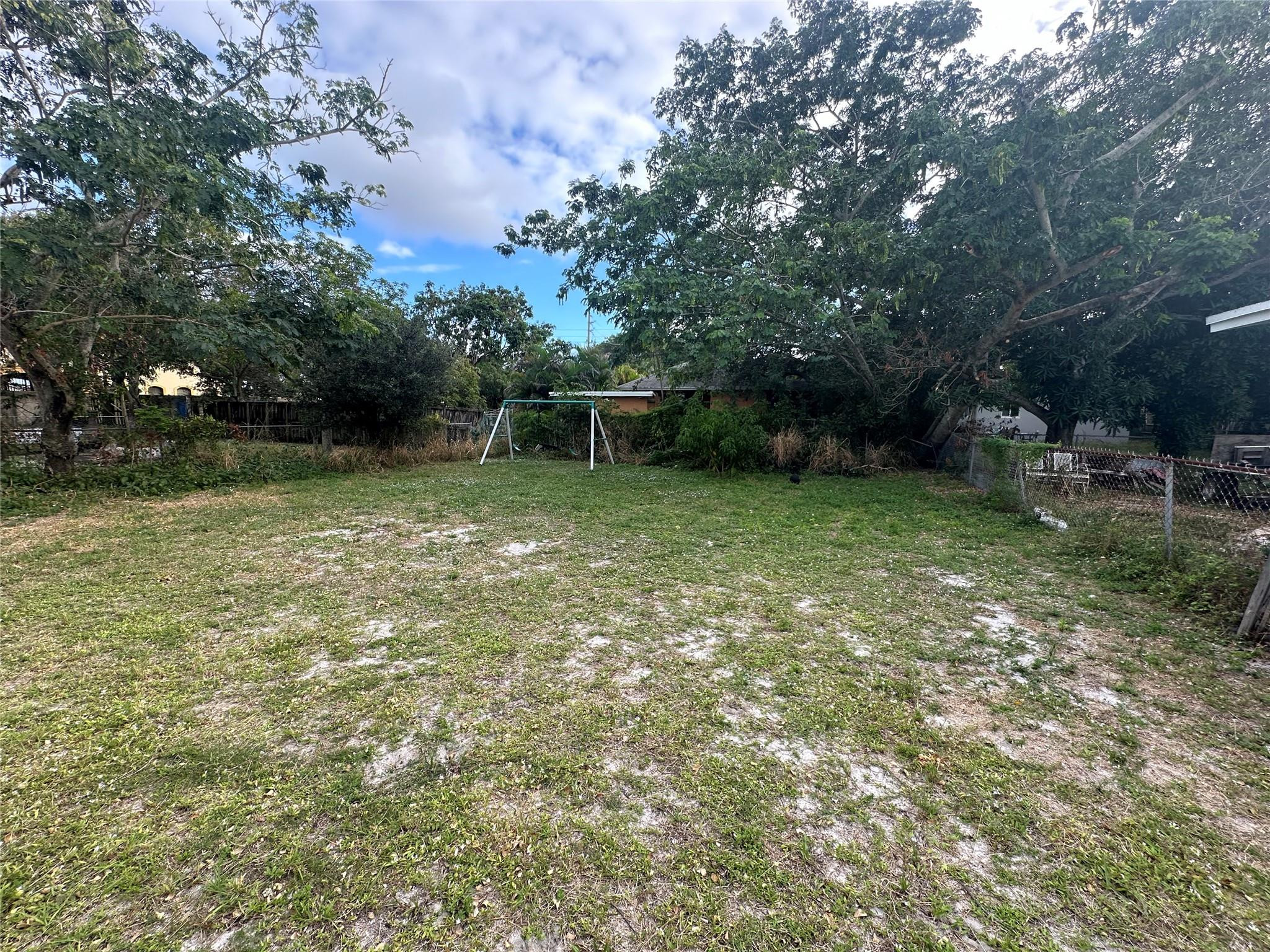 166 SW 5th Street