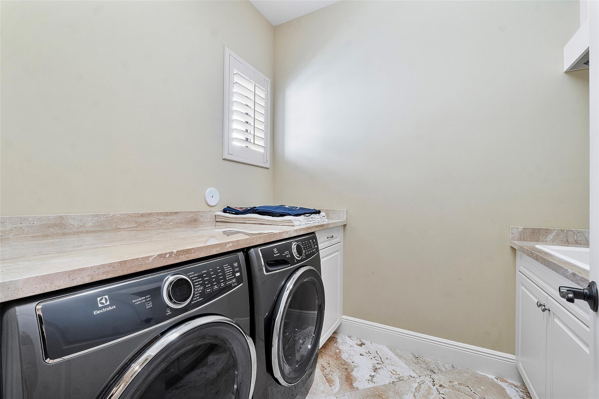 12233 NW 68th Court