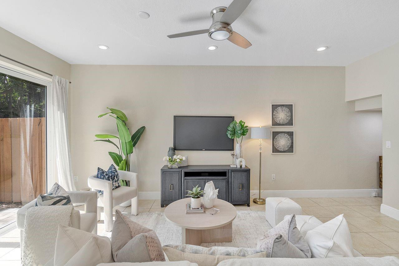 9072 SW 19th Street 9072