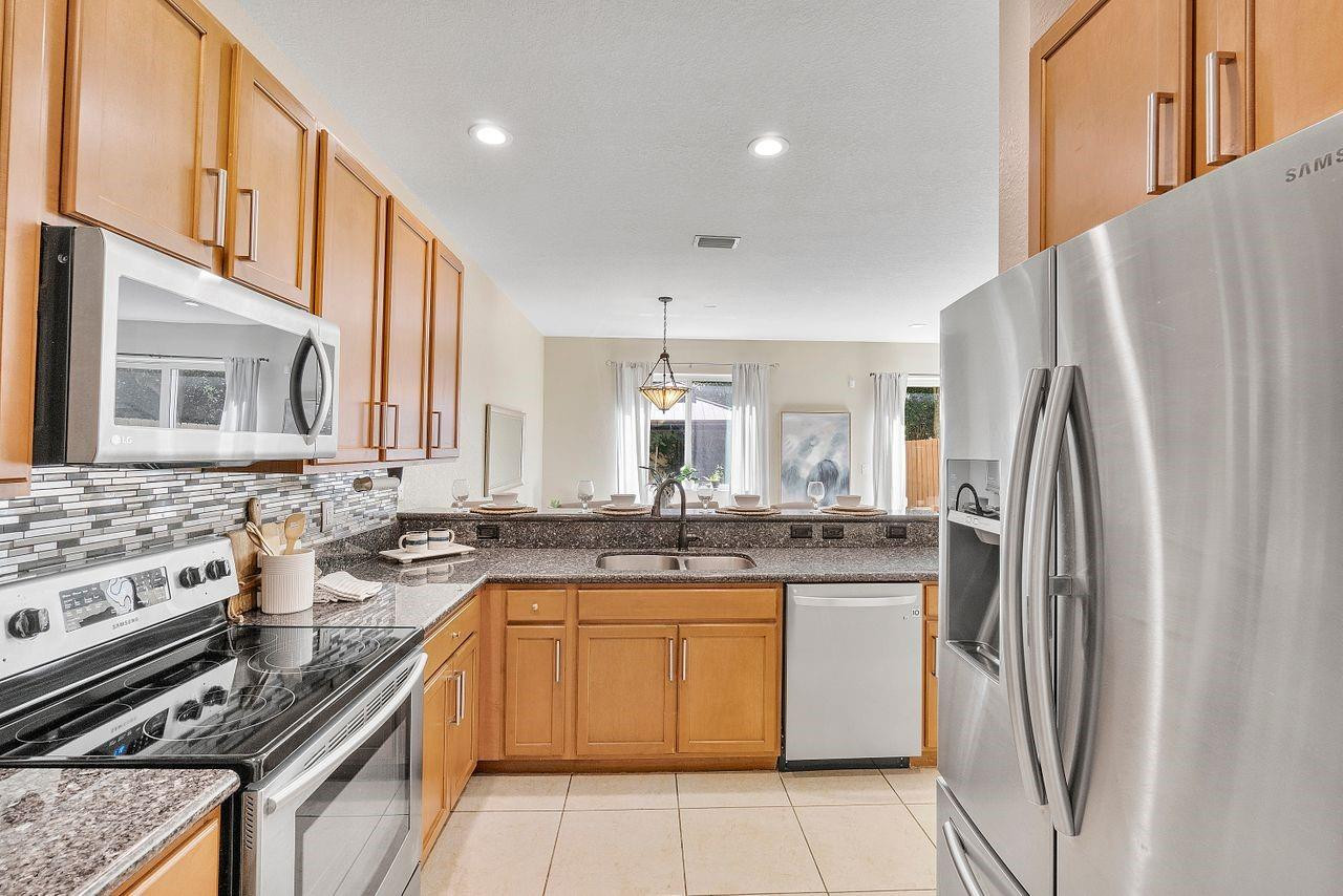 9072 SW 19th Street 9072