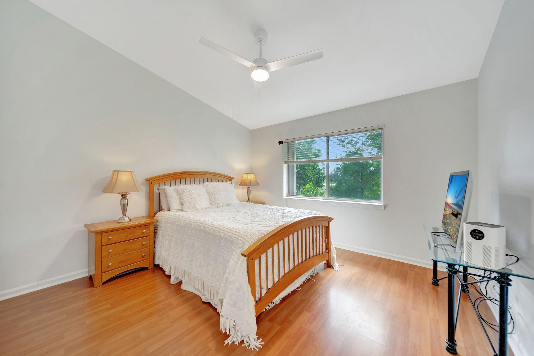 13202 NW 7th Place 13202