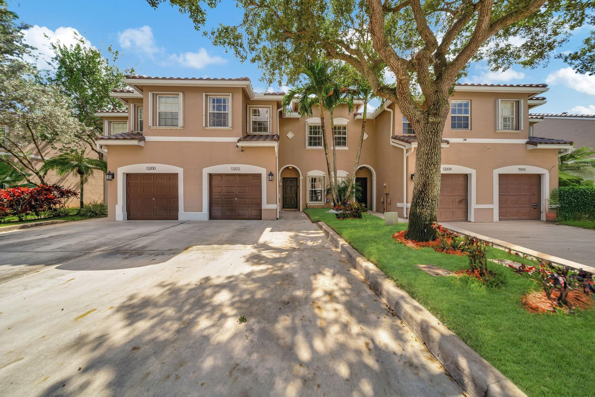 13202 NW 7th Place 13202
