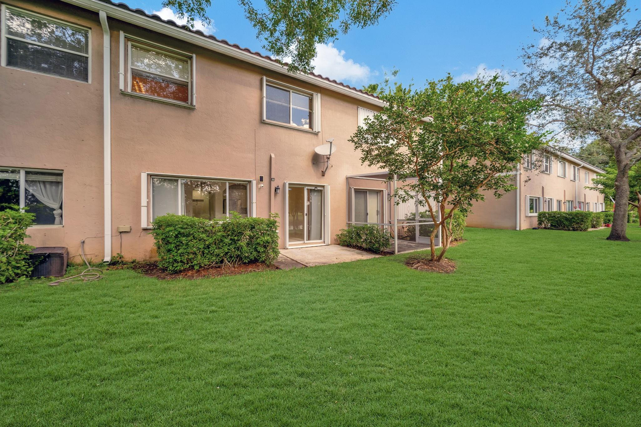 13202 NW 7th Place 13202